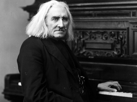 liszt at piano 2